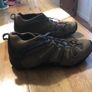 Merrell Chameleon size 11 hiking boots.
